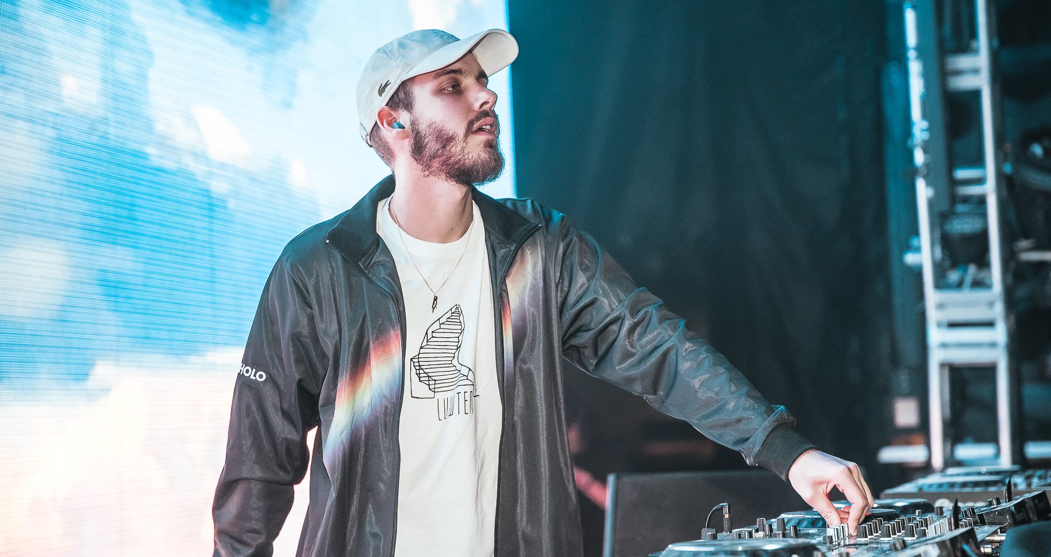 san holo right here right now san holo shares quot right here right now quot featuring taska black san holo right here right now san holo shares quot right here right now quot featuring taska black