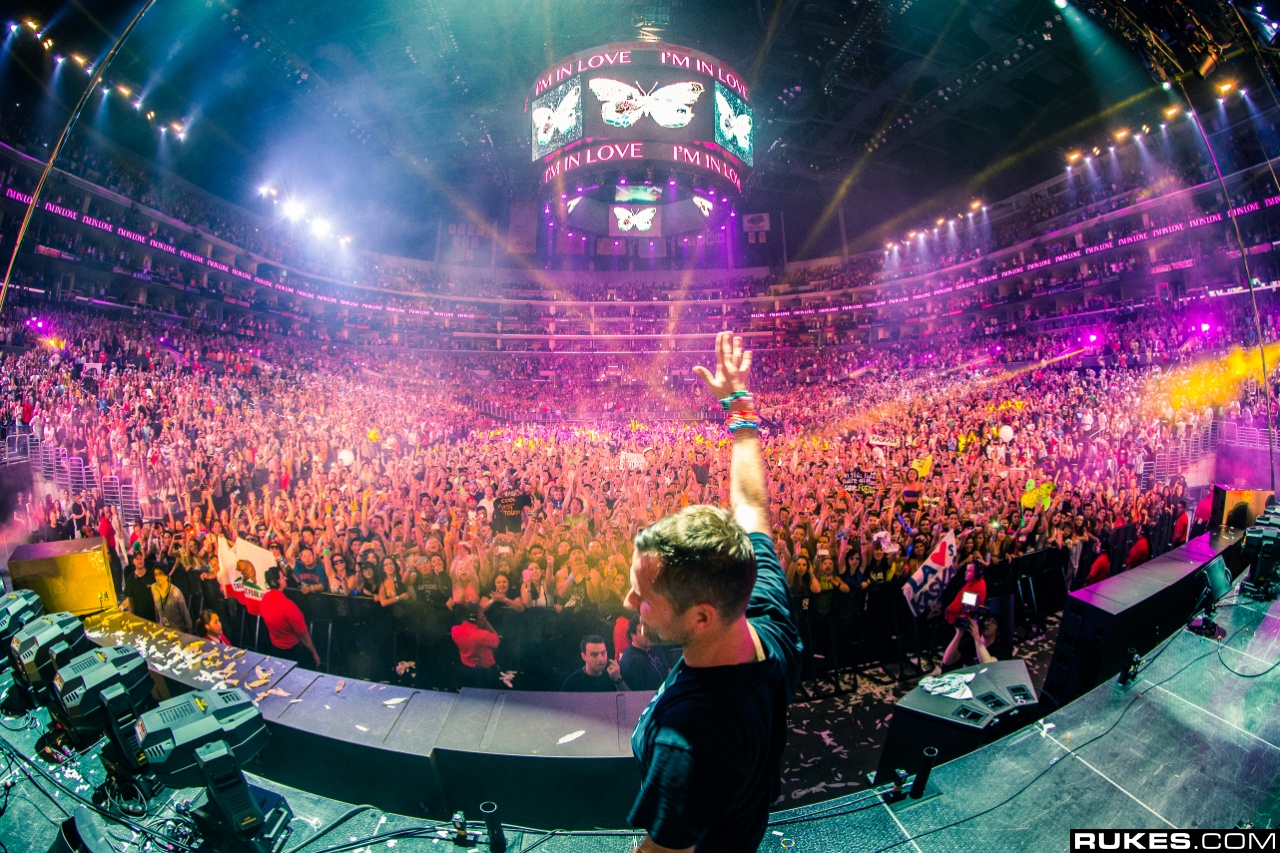 Диско клуб. Танцпол в клубе. Уличная дискотека. Главный танцпол. Двойной танцпол что это.